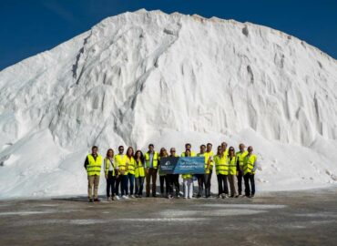 El MAPA visita las salinas de Santa Pola junto a SALIMAR para conocer el sector de la sal marina ecológica