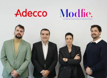 Adecco Audiovisual y Modfie firman una alianza estratégica para transformar la gestión de figuración y empleo en el sector audiovisual