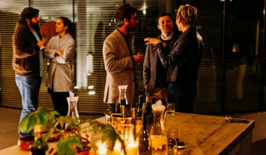 QuirónPrevención recuerda cómo disfrutar de las celebraciones de empresa sin poner en riesgo la salud ni la seguridad