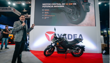 YADEA da a conocer su motocicleta eléctrica insignia Keeness en EXPO MOTO CDMX