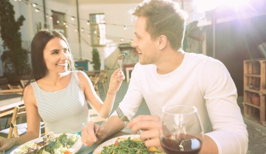 El 81% de los españoles hace deporte y el 77% come sano, pero solo el 47% se siente a gusto con su cuerpo, según datos de Herbalife