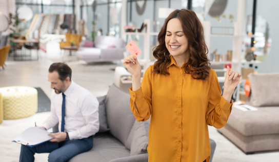 La relación entre beneficios laborales y el compromiso de los empleados, según Edenred