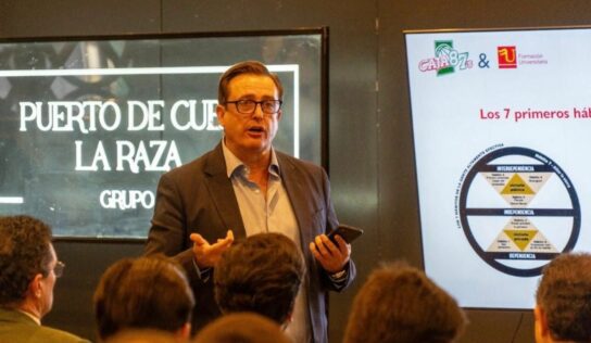 Ignacio Campoy inaugura el año del Club de Empresas Caja 87 con una ponencia sobre los hábitos del éxito empresarial