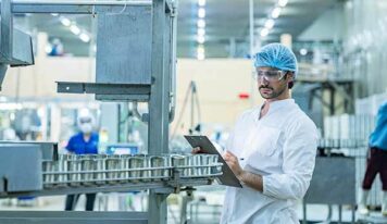 Formación Universitaria presenta su curso de Técnico Superior en Química Industrial