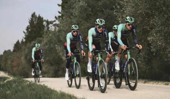 Adecco busca un/a Sports Content Creator para vivir las grandes citas del ciclismo desde dentro