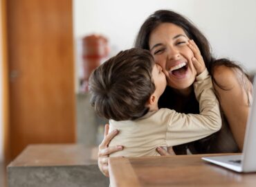 Mamá y profesionista, la reinvención que impulsa el éxito a través de la educación: Tecmilenio