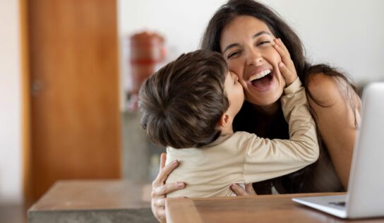 Mamá y profesionista, la reinvención que impulsa el éxito a través de la educación: Tecmilenio