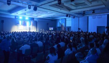 Salerm Cosmetics reúne a más de 600 profesionales internacionales en una espectacular gala de tendencias