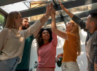 Comunicación, cohesión y reto compartido: la propuesta de Viviendo del Cuento para equipos en Madrid