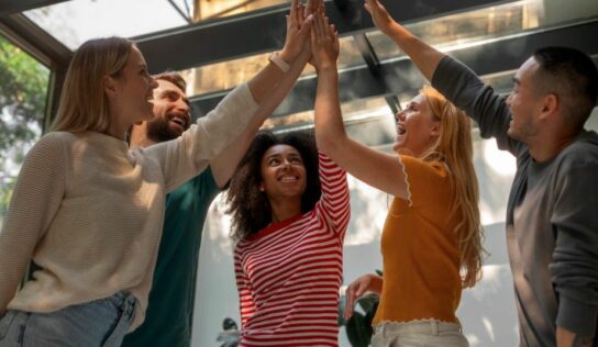 Comunicación, cohesión y reto compartido: la propuesta de Viviendo del Cuento para equipos en Madrid