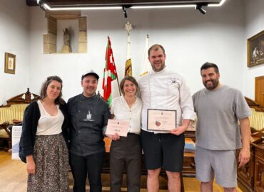Adur Arrieta conquista Hondarribia con un pintxo nacido entre el atún del Cantábrico y el trigo medieval