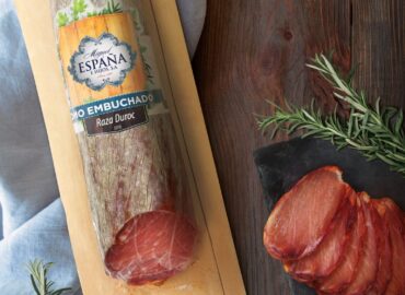 Miguel España e Hijos rescata el valor de un clásico rico en proteína para el verano: el lomo embuchado