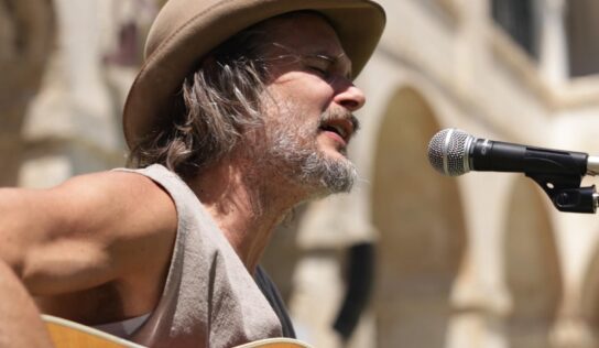 The Yoga Gallery Menorca Fest reúne a un millar de participantes y anuncia doble cita para 2027
