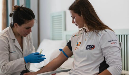 Quironprevención refuerza la medicina preventiva de alta precisión en el camino del equipo preolímpico español de vela hacia Los Ángeles 2028