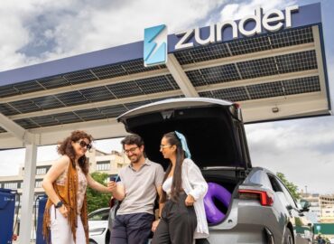 Cinco claves para viajar este verano en coche eléctrico