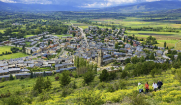 Llívia amplía su oferta de visitas guiadas para promover el turismo cultural durante el verano