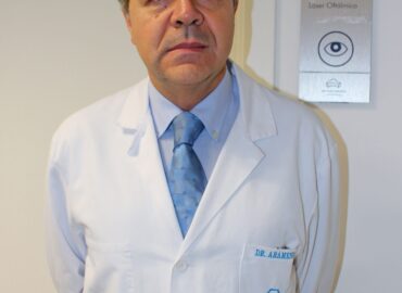 <div>Dr. Enrique Aramendía, oftalmólogo de Policlínica Gipuzkoa: «Durante el eclipse, un minuto de espectáculo, un daño para siempre»</div>