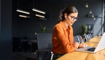 Cuatro errores que fragmentan la experiencia del puesto de trabajo digital